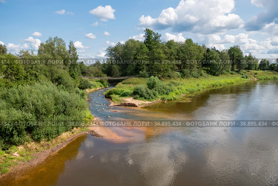 Река Белая впадает в реку Мста. Стоковое фото, фотограф Pukhov K / Фотобанк Лори