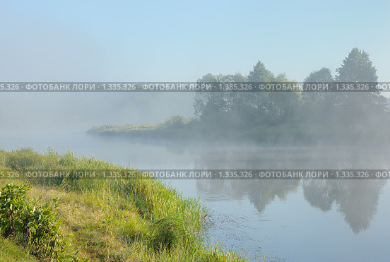 Река в тумане. Стоковое фото, фотограф Владимир Блинов / Фотобанк Лори