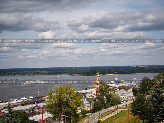 Река Волга и панорама Нижнего Новгорода. Редакционное фото, фотограф Мария Сергеева / Фотобанк Лори