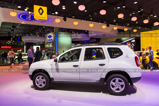 Renault Duster. Московский международный автомобильный салон 2014. Редакционное фото, фотограф Сергей Лаврентьев / Фотобанк Лори