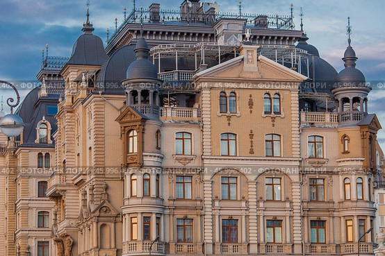 Residential complex "Dvortsovaya Embankment" at 38 Fedoseevskaya Street. Russia, Republic of Tatarstan, Kazan, September 2023. Стоковое фото, фотограф Photojuli / Фотобанк Лори