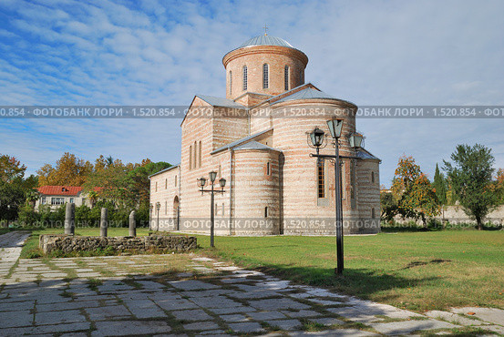 Республика Абхазия. Осень. Курорт Пицунда. Пицундский храм. Стоковое фото, фотограф Дмитрий Заморин / Фотобанк Лори