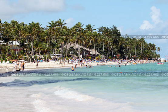 Республика Доминикана. Живописный пляж района Bavaro (2012 год). Стоковое фото, фотограф Александр Тарасенков / Фотобанк Лори