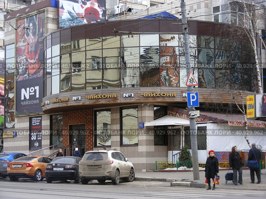 Ресторан "Чайхона №1". Торговый павильон. Построен в 2003 году. Первомайская улица,106a. Район Измайлово. Город Москва. Россия (2014 год). Редакционное фото, фотограф lana1501 / Фотобанк Лори