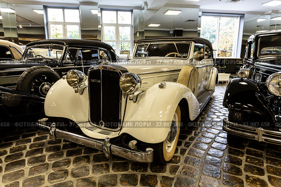 Retro car Maybach typ SW35. The Museum of Technology of Vadim Zadorozhny. Moscow region, Russia (2020 год). Редакционное фото, фотограф Наталья Волкова / Фотобанк Лори