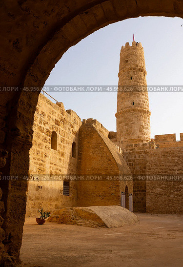 Ribat of Monastir, Islamic defensive structure, located in Monastir, Tunisia. Picturesque view from arch. Стоковое фото, фотограф Яков Филимонов / Фотобанк Лори