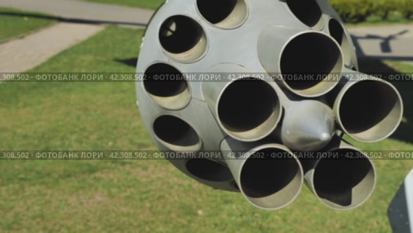 Rocket launcher under the wing of a fighter jet. Weapon pods under the wing of a military aircraft. A close-up view. A tube of a missile launcher. Стоковое видео, видеограф Воловодов Владимир / Фотобанк Лори