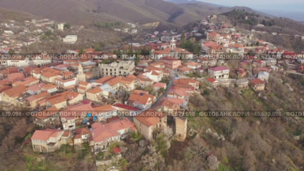 Roofs of houses top view in Sighnaghi. Georgia. Стоковое видео, видеограф Яков Филимонов / Фотобанк Лори