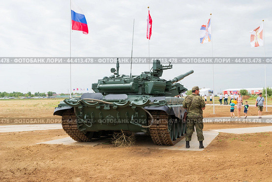 Российский основной боевой танк Т-90А, современная модернизация, Волгоградская область, Средняя Ахтуба, Россия (2022 год). Редакционное фото, фотограф Андрей Цыганков / Фотобанк Лори