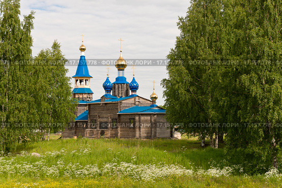 Россия, Архангельская область, Холмогорский район,  строящаяся церковь на реке Ваймуга (2015 год). Стоковое фото, фотограф Александр Циликин / Фотобанк Лори