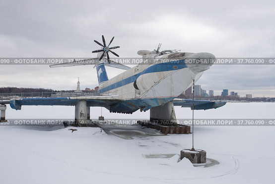 Россия. Москва. Десантный экраноплан проекта 904 "Орленок" на Химкинском водохранилище (2022 год). Редакционное фото, фотограф Литвяк Игорь / Фотобанк Лори