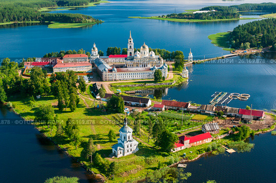 Россия, озеро Селигер, православный монастырь Нилова Пустынь. Стоковое фото, фотограф glokaya_kuzdra / Фотобанк Лори