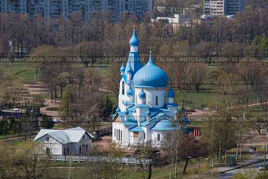 Россия. Санкт-Петербург. Вид  на Храмовый комплекс в парке Городов-Героев (Пулковском парке) (2020 год). Редакционное фото, фотограф Литвяк Игорь / Фотобанк Лори