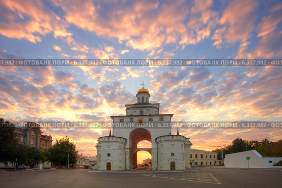 Россия. Золотое кольцо.  Золотые ворота города Владимира (2014 год). Редакционное фото, фотограф Литвяк Игорь / Фотобанк Лори