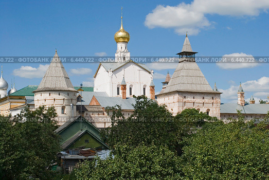 Ростовский кремль. Церковь Спаса на Сенях (2014 год). Редакционное фото, фотограф Александр Щепин / Фотобанк Лори