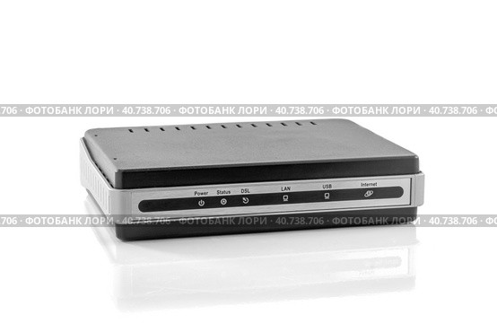 Роутер или модем крупным планом на белом фоне. Modem Internet router on a white background close-up with reflection. Стоковое фото, фотограф Валерий Елистратов / Фотобанк Лори