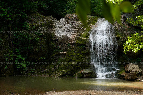 Rufabgo waterfalls. In the mountains of the Republic of Adygea. Стоковое фото, фотограф Юлия Доленко / Фотобанк Лори