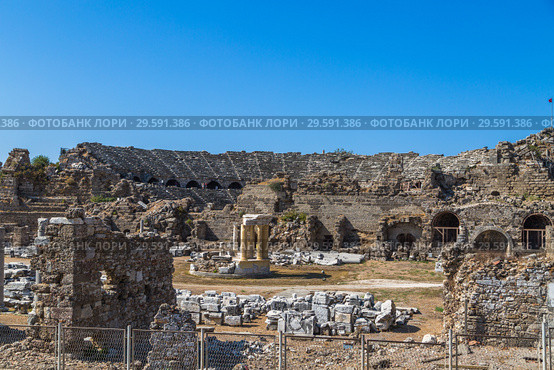 Руины античного города Сиде в Турции (Side, Antalya, Turkey) (2018 год). Редакционное фото, фотограф Ольга Сейфутдинова / Фотобанк Лори