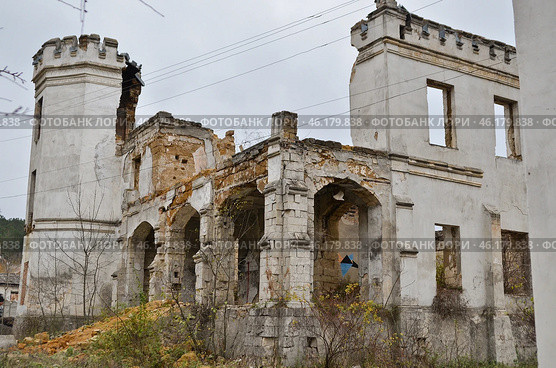 Руины замка графини Можене под Симферополем (Крым) (2012 год). Стоковое фото, фотограф Snezka / Фотобанк Лори