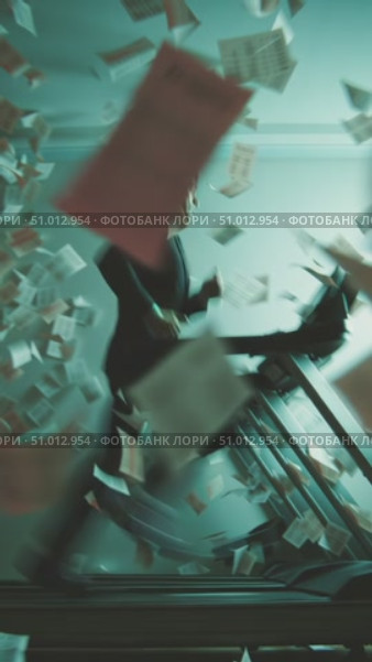 Running against the chaos of flying papers in an office environment. Стоковое AI-видео, аниматор Сергей Толмачёв / Фотобанк Лори