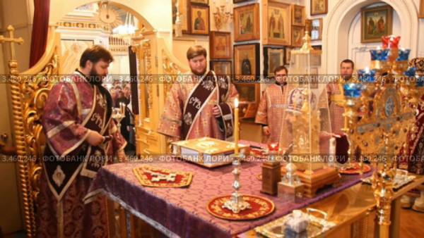 Русская православная церковь,  Рукоположение в сан священника. Таинство Священства, или Хиротония (2012 год). Редакционное видео, видеограф Mikhail Erguine / Фотобанк Лори