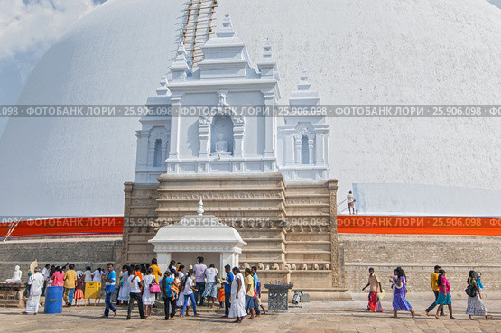 Ruwanweliseya, Maha Thupa or Great Stupa, Unesco World Heritage Site, Anuradhapura, Sri Lanka, Asia. Стоковое фото, агентство BE&W Photo / Фотобанк Лори