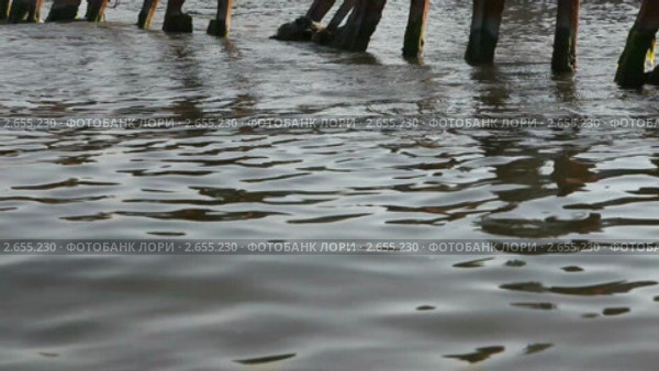 Рябь морской воды у берега. Стоковое видео, видеограф Артем Поваров / Фотобанк Лори