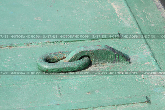 Рым для швартовки судов. Eye for mooring of vessels (2012 год). Редакционное фото, фотограф Валерий Акулич / Фотобанк Лори
