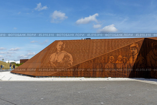Ржевский мемориал Советскому солдату. Редакционное фото, фотограф Валерий Гаврилюк / Фотобанк Лори