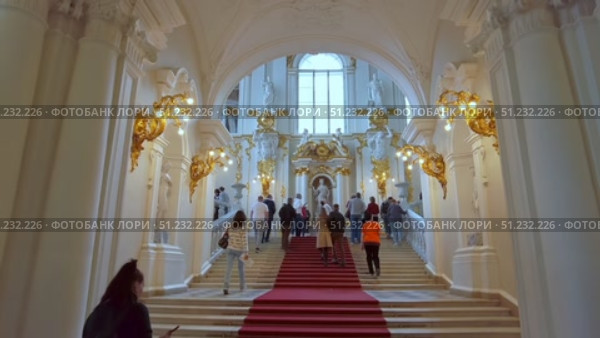 Saint-Petersburg, Russia - May 18th, 2022. Interiors of the State Hermitage Museum. Редакционное видео, видеограф Denis Vostrikov / Фотобанк Лори