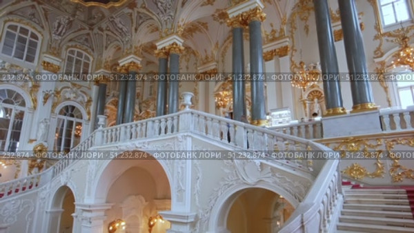 Saint-Petersburg, Russia - May 18th, 2022. Interiors of the State Hermitage Museum. Редакционное видео, видеограф Denis Vostrikov / Фотобанк Лори