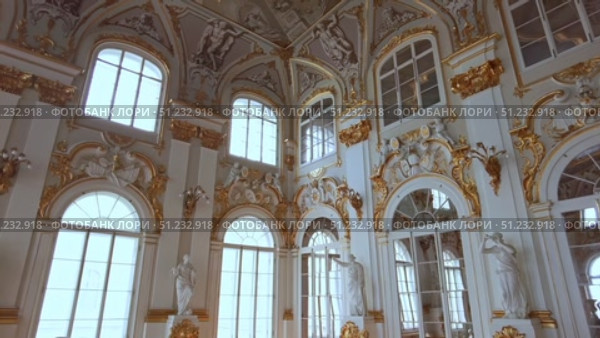 Saint-Petersburg, Russia - May 18th, 2022. Interiors of the State Hermitage Museum. Редакционное видео, видеограф Denis Vostrikov / Фотобанк Лори