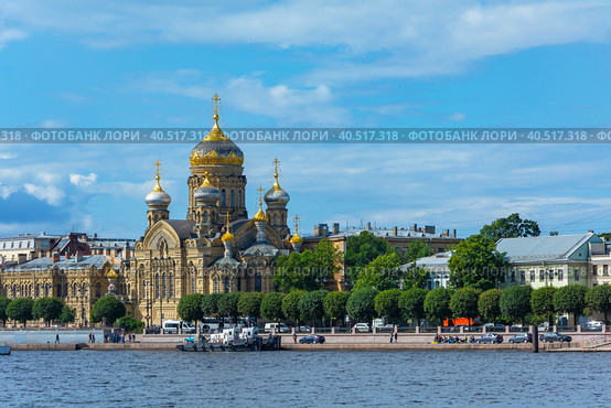 Saint Petersburg, view of Lieutenant Schmidt embankment in the area of Church of the assumption Metochion in the Kozelsk Optina (2019 год). Стоковое фото, фотограф Ольга Остроухова / Фотобанк Лори