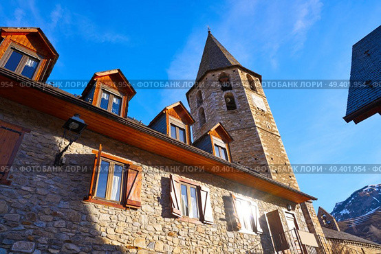 Salardu village church in Lerida Catalonia of Spain Pyrenees in Aran Valley. Стоковое фото, агентство Ingram Publishing / Фотобанк Лори