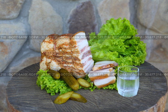 Сало с мясной прослойкой с водкой. Стоковое фото, фотограф Марина Володько / Фотобанк Лори