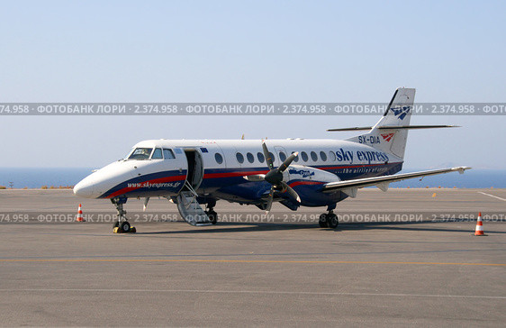 Самолет BAe Jetstream 41 критской авиакомпании Sky Express в аэропорту «Никос Казандзакис». Греция, Крит, Ираклион (2010 год). Редакционное фото, фотограф Щеголева Ольга / Фотобанк Лори