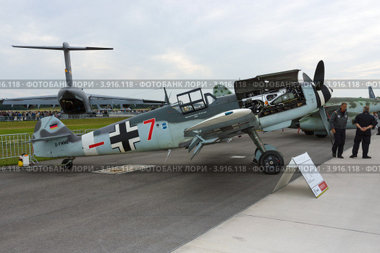 Самолет Messerschmitt Bf 109 G-4. Международная авиакосмическая выставка (ILA 2012), Берлин. Германия. Редакционное фото, фотограф Sergey Kohl / Фотобанк Лори
