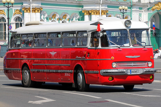 Санкт-Петербург. Парад ретро-автобусов. Междугородний автобус Икарус Люкс (2016 год). Редакционное фото, фотограф Александр Тарасенков / Фотобанк Лори