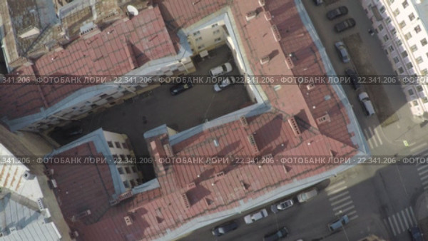 Санкт-Петербург в районе Исаакиевского собора. Вид с коптера на крыши и каналы. Стоковое видео, видеограф Евгений Ковалев / Фотобанк Лори