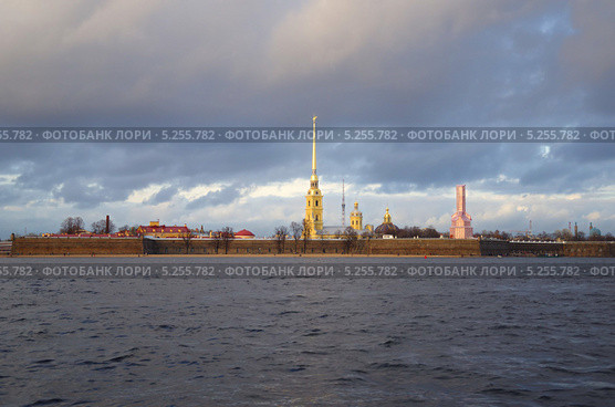 Санкт-Петербург. Вид на Петропавловскую крепость (2013 год). Стоковое фото, фотограф Елена Коромыслова / Фотобанк Лори