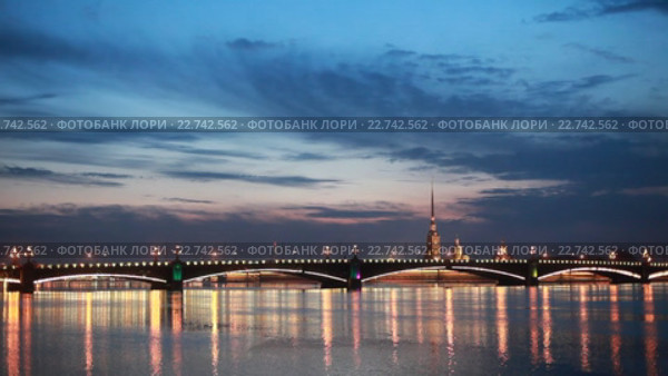 Санкт-Петербург. Вид с Литейного моста на Троицкий мост и Петропавловскую крепость (2016 год). Стоковое видео, видеограф Литвяк Игорь / Фотобанк Лори