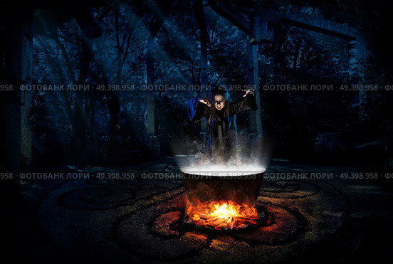 Scary witch in night forest version. Стоковое фото, агентство Ingram Publishing / Фотобанк Лори