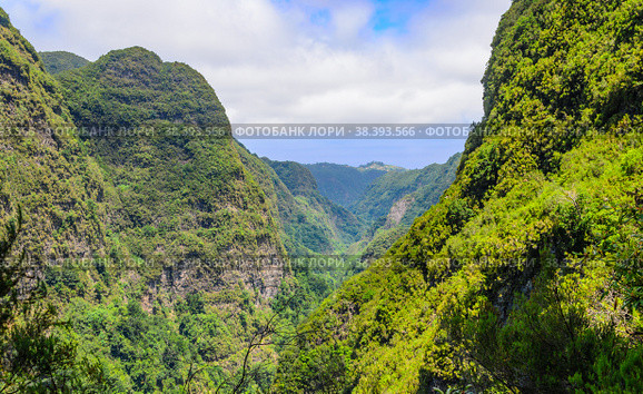 Scenic view of the valley on the way to the Caldeirao Verde waterfall. Стоковое фото, фотограф Михаил Аккуратoв / Фотобанк Лори
