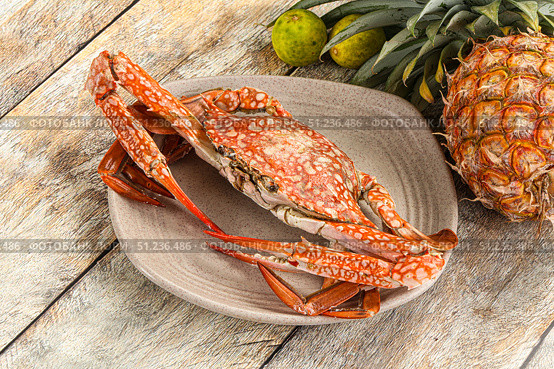 Seafood cuisine -delicous steamed crabs. Стоковое фото, фотограф Андрей Старостин / Фотобанк Лори