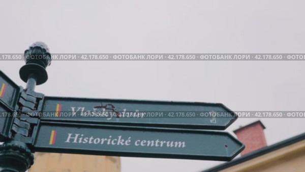 Sedlec, Kutna Hora, Czech Republic - October 17, 2018. Tourist sign with sights, old European city. Стоковое видео, видеограф Даниил Хабаров / Фотобанк Лори