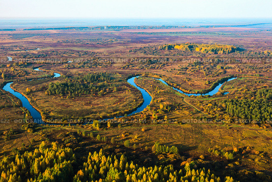 Село Русское Кубашево и река Большая Кокшага с высоты (2014 год). Стоковое фото, фотограф Евгений Горбунов / Фотобанк Лори