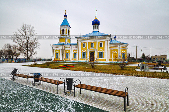 Село Суерка. Храм во имя преподобного Серафима Саровского и Чудотворного образа Смоленской иконы Божией матери. Тюменская область (2018 год). Стоковое фото, фотограф Александр Тараканов / Фотобанк Лори