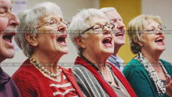 Senior choir singing with passion and enthusiasm. Стоковое AI-видео, аниматор Юрий Поздников / Фотобанк Лори