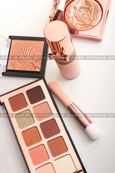 Set of luxury beautiful cosmetics for fashion make up  on white  background. Стоковое фото, агентство Ingram Publishing / Фотобанк Лори
