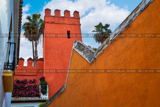 Seville Juderia barrio in Andalusia Sevilla of Spain. Стоковое фото, агентство Ingram Publishing / Фотобанк Лори